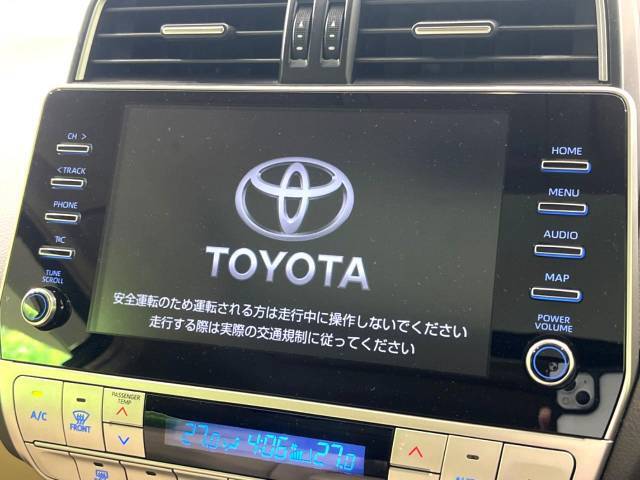 【メーカー純正9型ナビ】インテリアに溶け込むスタイリッシュな「専用設計」メーカーナビを装備♪視認性や操作性など基本性能にも優れ、より上質なカーライフをお楽しみいただけます。