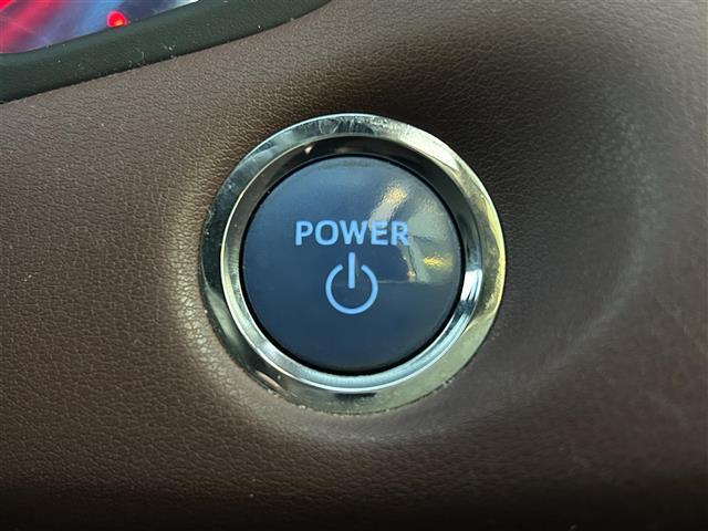 最大2,000項目にもおよぶ徹底的な検査を行い、車両の内外装・骨格部のダメージを詳細に把握しています。年間約20万台・累計300万台の買取実績で積み重ねたガリバーグループ店舗の検査精度をご提供しています！