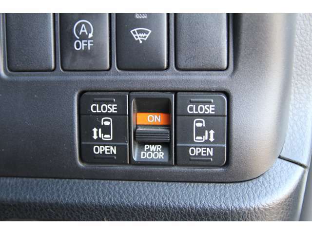 ミニバンには欠かせない両側パワースライドを装備！車内ボタンでの開閉操作＆キーレスリモコンでの遠隔操作もOK♪ぜひご活用下さい＾＾