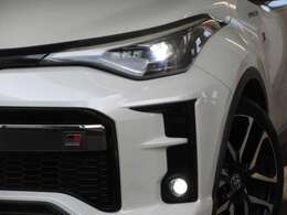 暗い夜道でも視界良好な、AUTOハイビーム付LEDヘッドライト/LEDフォグ☆