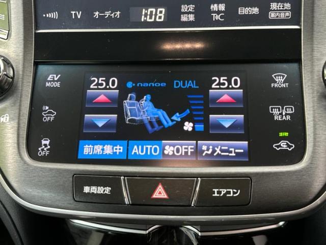 WECARSの展示場では実際に見て、触ってお車をお選びいただけます！知識の豊富な営業スタッフが様々なカーライフをご提案いたします！