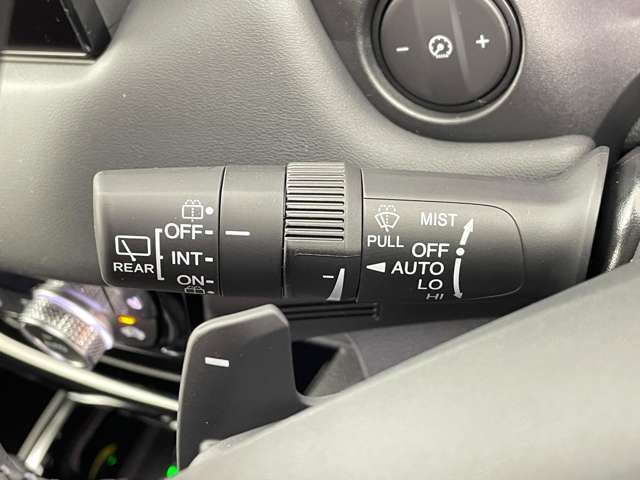 【運転席操作部】快適なドライブを楽しむための機能が装備されています！運転席から触れるので、使いやすいです！除菌プランいれていただくと、さらに清潔で安心していただけます！