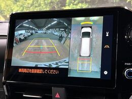 【パノラミックビューモニター】専用のカメラにより、上から見下ろしたような視点で360度クルマの周囲を確認することができます☆死角部分も確認しやすく、狭い場所での切り返しや駐車もスムーズに行えます。