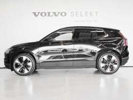 XC40よりも一回り小さなボディは立体駐車場にも対応可能なサイズです　室内はV40と同等の広さがあり、定員乗車でも狭さは感じません