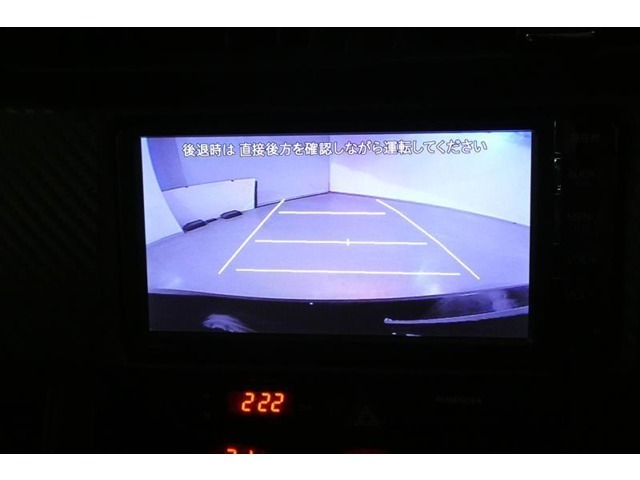 バックギアに入れると、このように後方が映し出されます！最終確認はご自身の目と耳で必ず行ってください！安全第一で！