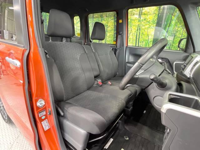 運転席シート廻りは使用感も少なく、良好な状態となっています。丁寧に使われていたことがよくわかりますね。