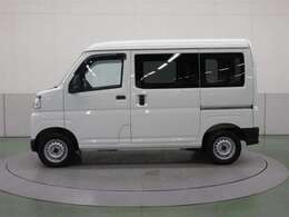 ボディーは錆びにくい防錆鋼板を75％も使用。下塗りは強力防錆塗料とカチオン電極塗装で更に強化。