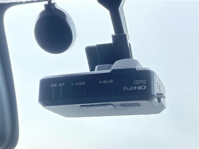 【ドライブレコーダー】映像・音声などの運転中の記録を残します。事故などを起こした起こされた時の証拠になりえますので、もしも時でも安心ですね。