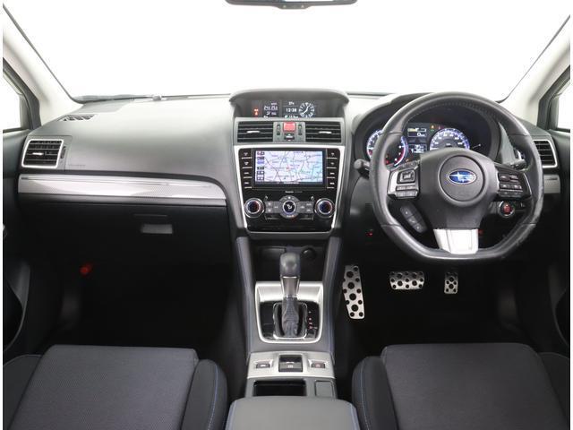 ドライバーが運転以外のことに気を遣うことなく、疲れにくく、安心・集中して運転ができる。SUBARUは視界設計をはじめ、操作パネルやシートのデザインなど細部にまでこだわっています。