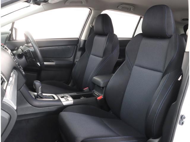 長時間の運転も疲れにくいフロントシート！体をしっかり支えてくれて運転がしやすい形状です！