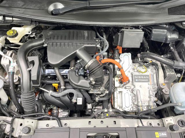 親切・丁寧な専門メカニックスタッフが応対！・車検・点検整備・事故等の修理などアフターサービスも安心。お車のカスタマイズもネクステージのサービススタッフまでご相談ください！
