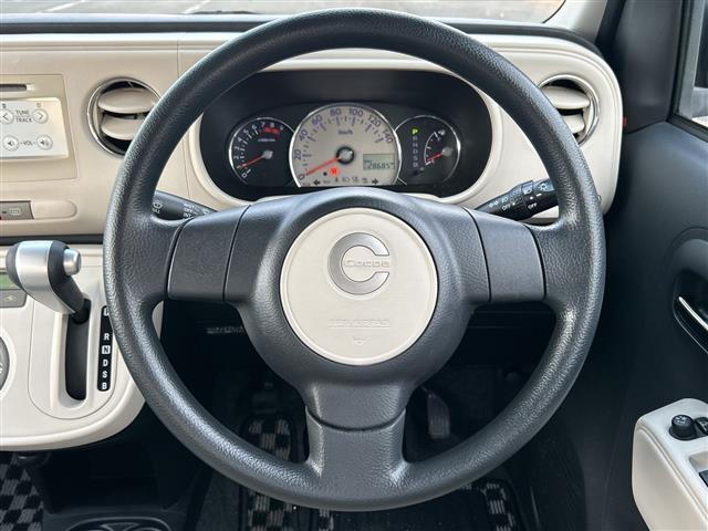 【ハンドル】『ハンドル/ステアリング』の画像になります。写真の内容に関してご不明点、ご質問等がございましたらお気軽にガリバー店舗までお問い合わせください。