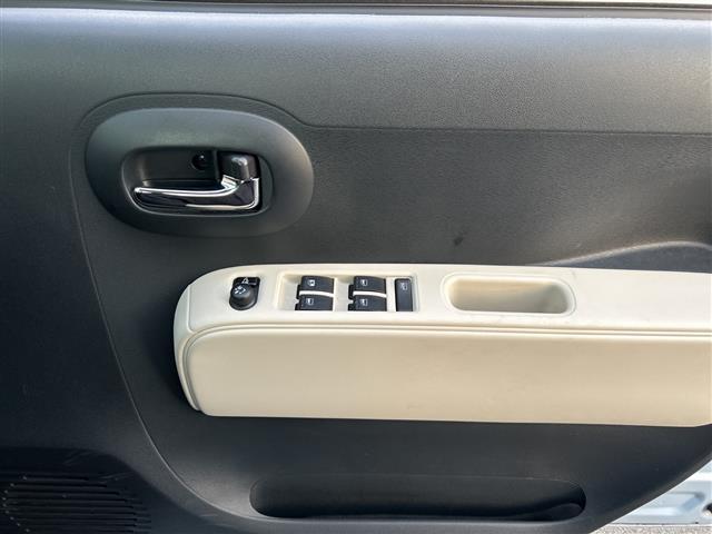 【窓操作部】『窓周辺/窓周辺装備』の画像になります。写真の内容に関してご不明点、ご質問等がございましたらお気軽にガリバー店舗までお問い合わせください。