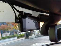 万が一の備えに！車両前方の映像を録画するドライブレコーダーを装備しております。