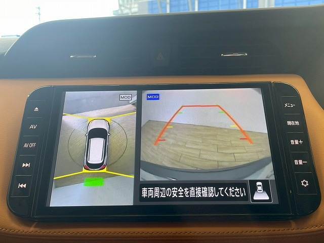 【アラウンドビューモニター】を装備しております。全周囲カメラで危険察知。狭い駐車場でも安心して駐車できますね。