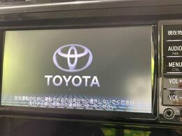 【純正ナビ】人気の純正ナビを装備しております。ナビの使いやすさはもちろん、オーディオ機能も充実！キャンプや旅行はもちろん、通勤や買い物など普段のドライブも楽しくなるはず♪