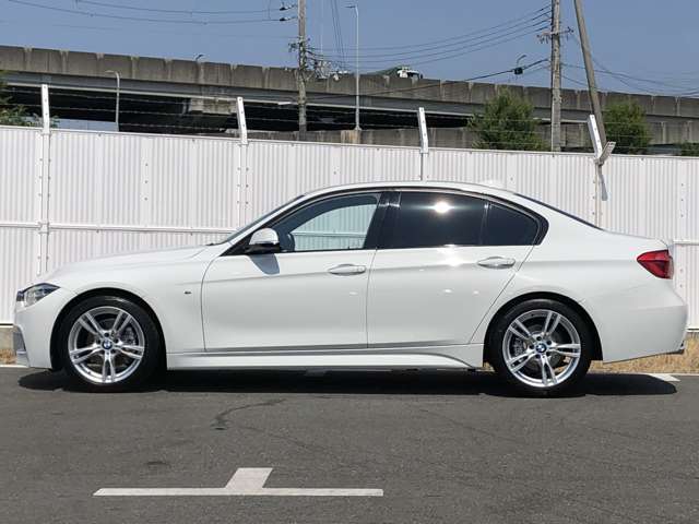 外装に関しましては非常にコンディションが良い状態です。