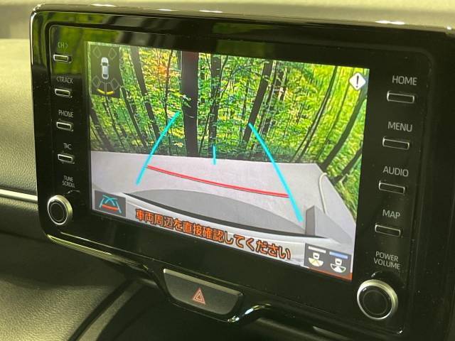 【バックカメラ】駐車時に後方がリアルタイム映像で確認できます。大型商業施設や立体駐車場での駐車時や、夜間のバック時に大活躍！運転スキルに関わらず、今や必須となった装備のひとつです！