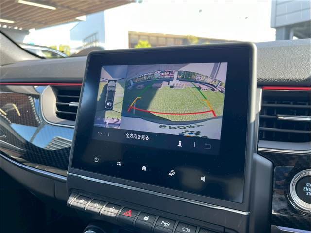 「アラウンドビューモニター」を装備で駐車が苦手な方でも安心です。