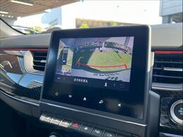 「アラウンドビューモニター」を装備で駐車が苦手な方でも安心です。