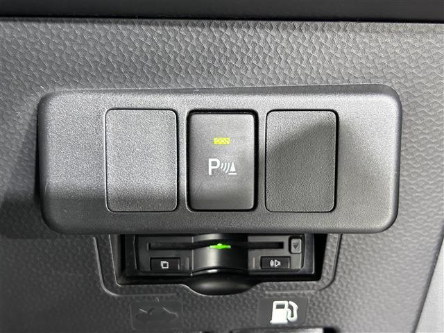 【ETC】有料道路を利用する際に料金所で停止することなく通過できる、ETC車載器（ノンストップ自動料金収受システム機器）が装備されています。セットアップを行うことで利用可能になります。