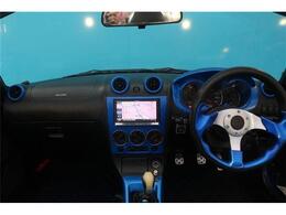 インパネ周りの使用感も少なく、状態の良いお車です！ご不明点やご来店のお際は是非お電話でご連絡下さい！