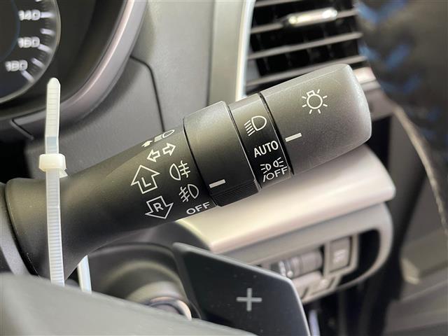 【オートライト】オートライトなのでライトの点け忘れを気にすることなく運転が出来ます♪