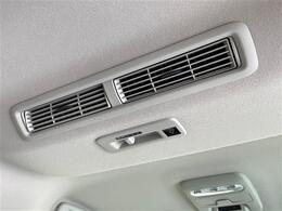 【サーキュレーター】車内の空気を循環させ、後席に風を送ることにより快適な後席空間を実現します！