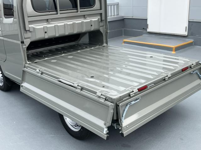 荷台床面を低く設定荷物の積み下ろしもラクラク。