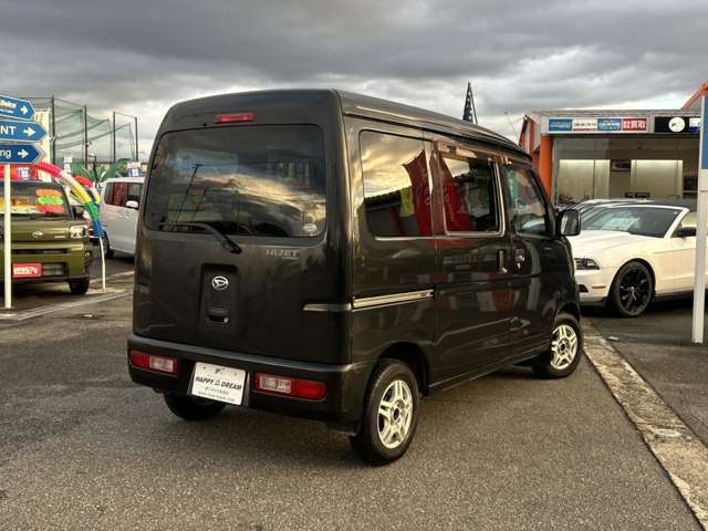 弊社の諸費用は登録時の税金・登録諸費用が含まれております。また、点検整備費用も車両価格に含まれておりますので、総額表示価格だけで乗り出せます。詳しくはスタッフまでお問い合わせください。