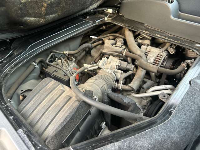 弊社の熟練のメカニックが法定整備をいたします。ご購入後のアフターサポートもお任せください。