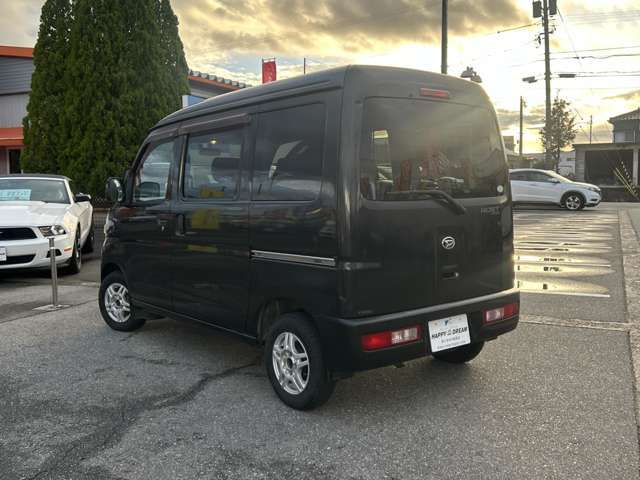 弊社の諸費用は登録時の税金・登録諸費用が含まれております。また、点検整備費用も車両価格に含まれておりますので、総額表示価格だけで乗り出せます。詳しくはスタッフまでお問い合わせください。