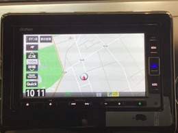 ナビゲーションはフルセグTV、インターナビ対応のGathers純正メモリーナビを搭載しています。Bluetoothオーディオ機能がありますので、スマートフォンなどの音楽も再生できます。