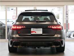 後続車両から長く見られるリヤスタイルも、Audiらしく上品で洗練されたデザインで見る人を惹きつけます。