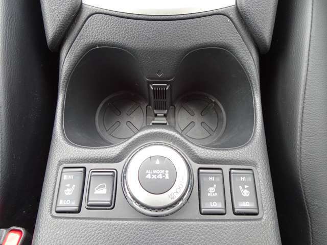 ★前後シートヒーター付きです。寒い季節に嬉しい装備です★ALL MODE4×4で駆動モード切り替え！　舗装路では二駆、未舗装路では四駆のように使い分けできます！