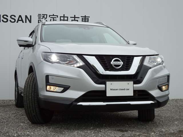 LEDヘッドライト＆ハロゲンフォグランプ。ハイビームアシスト・ヘッドランプをハイビームにして走行中、前方の対向車や先行車がいたり、明るい場所を走行すると自動でロービームになります。