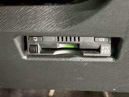 【ビルトインETC】で高速道路もスムーズに乗り降り可能で、ご納車直後からの遠距離ドライブも可能です。