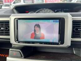 ご来店希望の方は事前に連絡をいただけると助かります。カーセンサーの［来店予約をする］ボタンからお気軽に予約下さい。緑色のトークアプリ公式アカウントや電話等でも予約できますのでお気軽にご連絡ください。