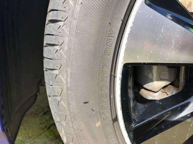 タイヤサイズ215/50R17