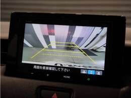【バックカメラ】後退時も安心。リバース連動で画面が切り替わるのでとっても便利。