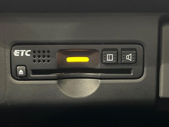 【ETC】高速道路の料金所をストレスなく通過！話題のスポットやサービスエリアに多い「スマートIC」利用時は必須のアイテムです。当店でセットアップを実施、ご納車当日からすぐにご利用いただけます！