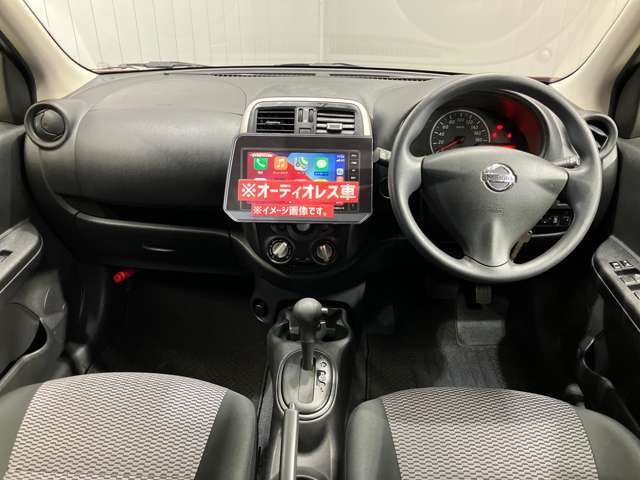 【運転席・助手席】運転席の足もともゆったりで長距離ドライブでも快適に★
