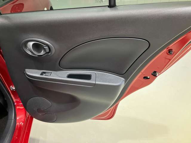 窓の開閉もスイッチひとつで簡単！
