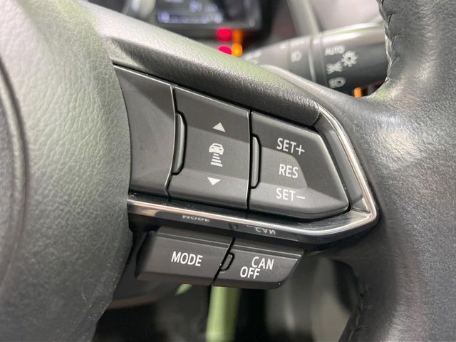 【マツダ・レーダークルーズコントロール】高速道路での長距離走行が楽に！自動で速度を保つクルーズコントロールが、衝突軽減システムと連携し、前方の車両を感知して車間を保つように速度調節してくれます！！