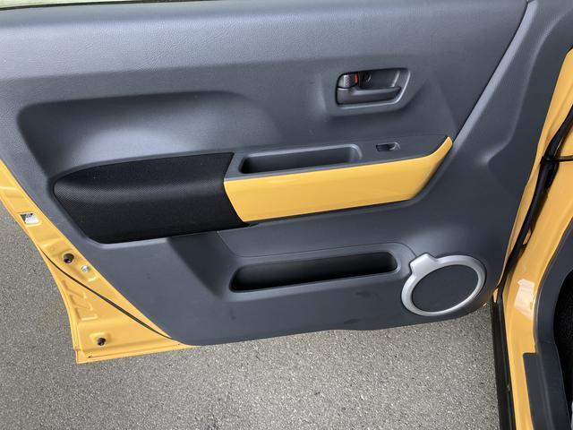 助手席ドアの内側のパネルです。