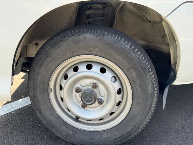 タイヤ新品に交換いたします！