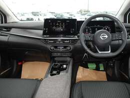 操作しやすい運転席廻り！操作パネルも使いやすい！！ドライブが楽しくなります！