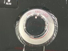 4WDのお車ですので、雪道でも安心です♪降雪地地域にお住まいの方以外にも、ウィンタースポーツが趣味の方や降雪地域へ帰省される機会がある方にもおすすめ！