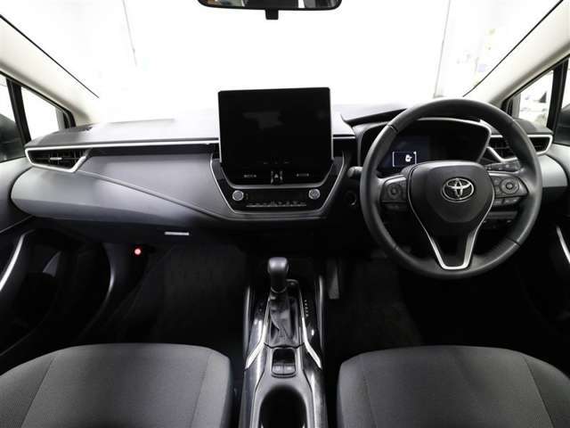 静粛性に優れた快適空間と静かな走りを実現。さらにEVモードではモーターのみでの走行でエンジン音や振動を感じさせない走りが楽しめます。