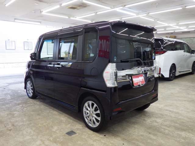 オートエムワンには多数車種様々な在庫がございます。きっとお気に入りの1台に出会えるはずです！